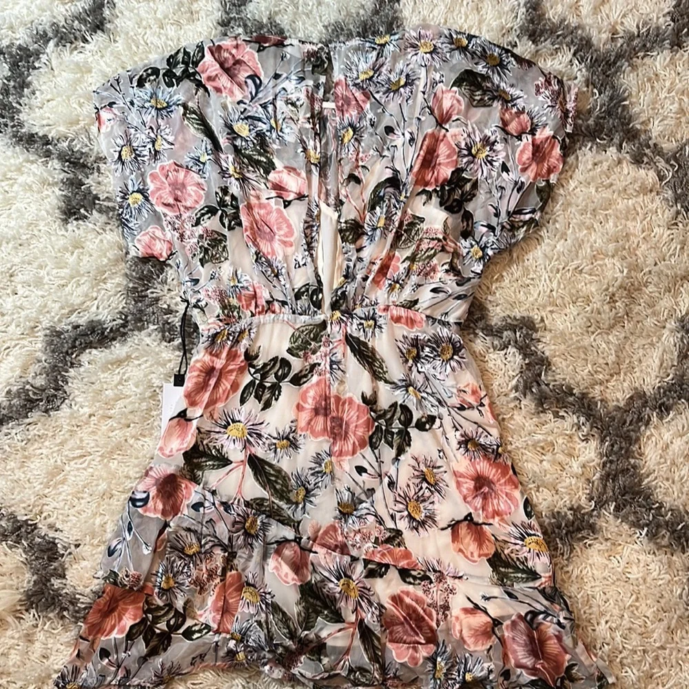 Sold ASTR the label floral dress - Picture 8 of 9
